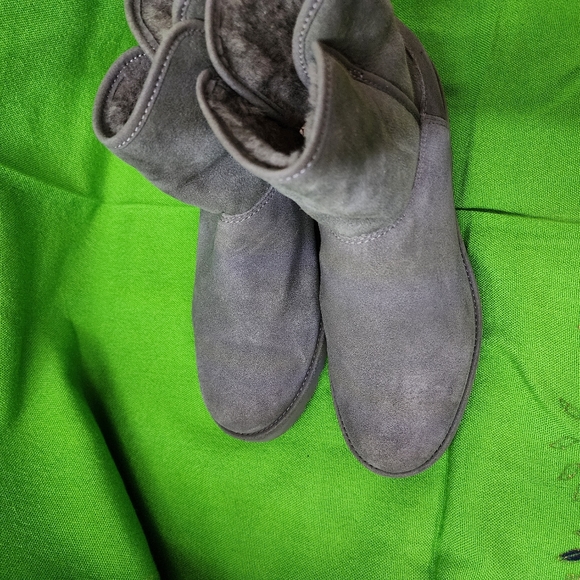 UGG Women's Classic Mini II Winter Boots Grey Ankle Authentic Size8 - Picture 13 of 15